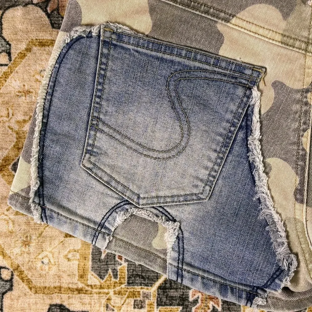 Y2K low mid rise camo patchwork Lazer Jean short early 2000s booty shorts size 3 - Picture 12 of 14
